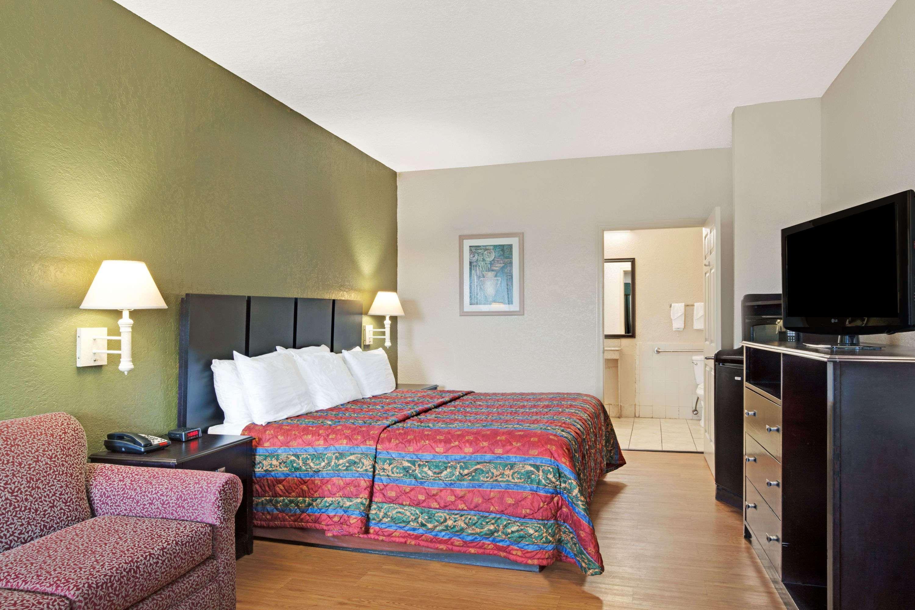 Red Roof Inn Plus + Galveston - Beachfront Exterior foto